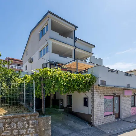Luxurious In With Wifi * Crikvenica
